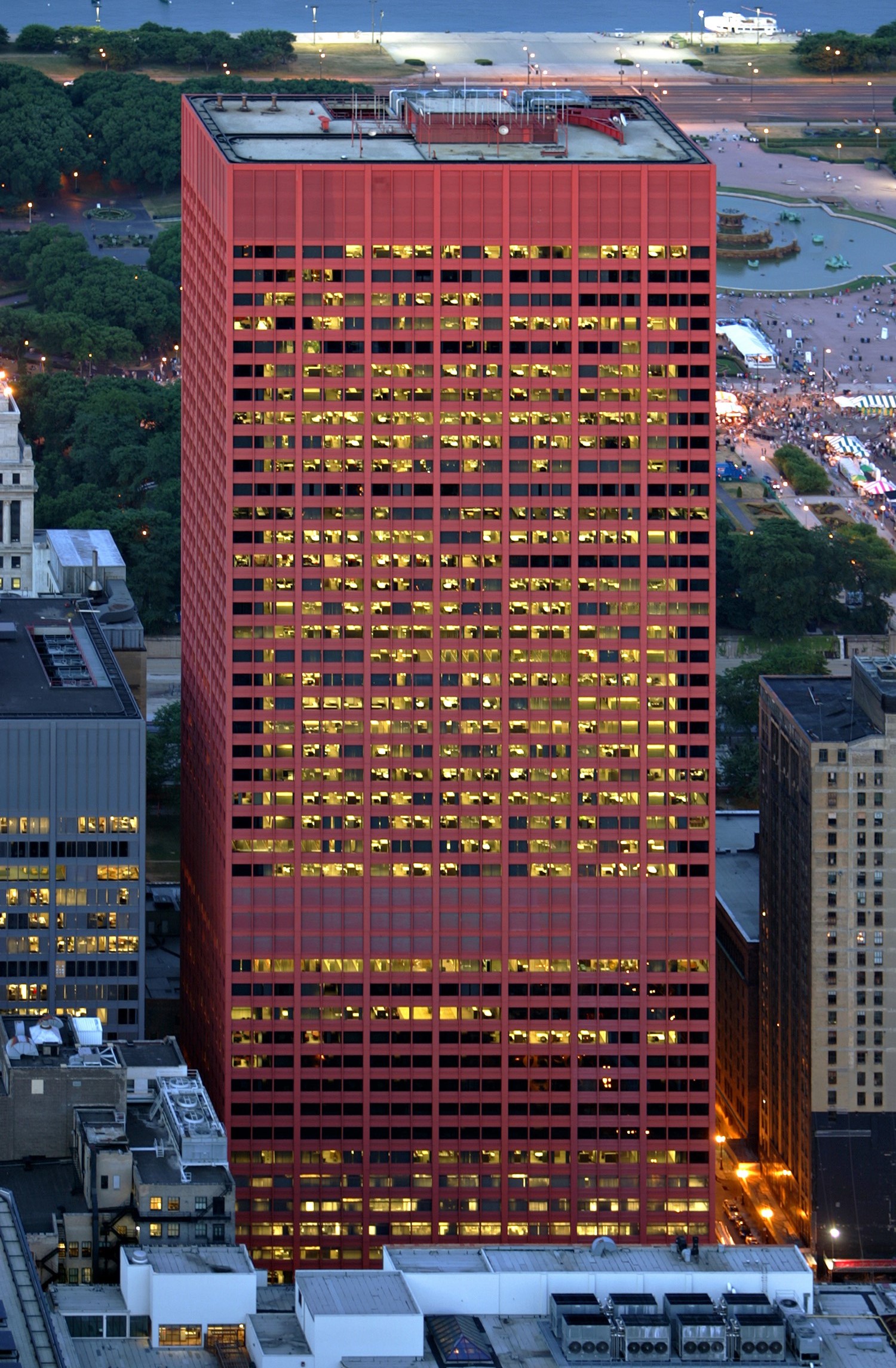 CNA Center, Chicago - View from Sears Tower. © Mathias Beinling